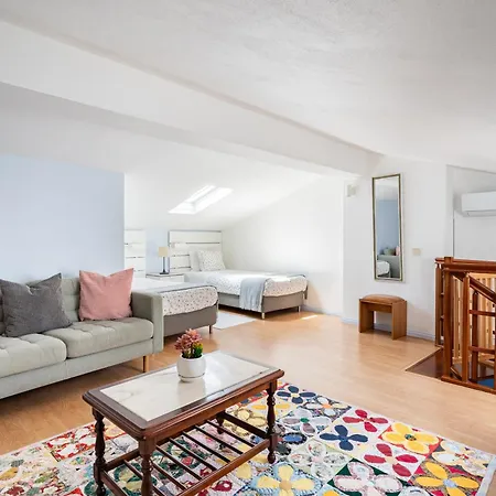 Casal Ventoso Apartment